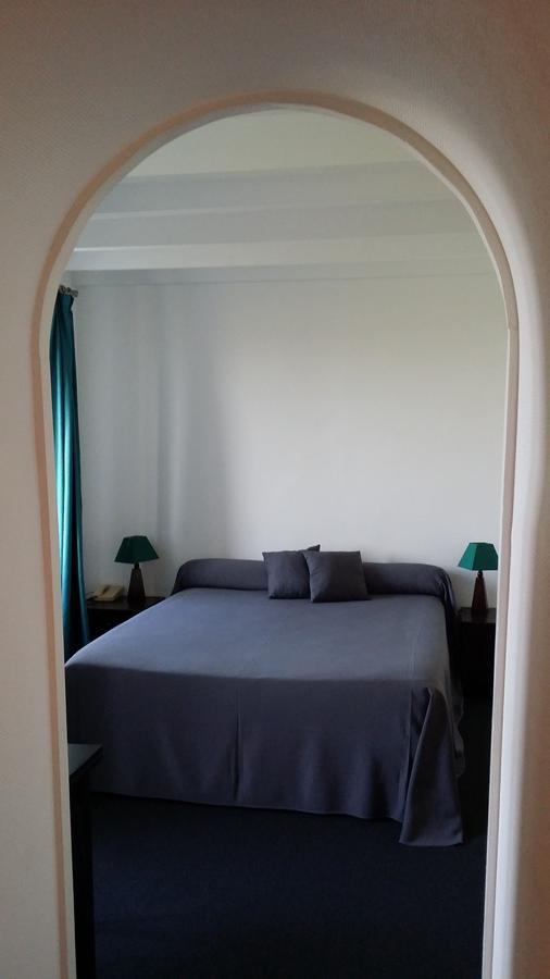 Hotel La Roche Du Marais Omonville-la-Petite Habitación foto